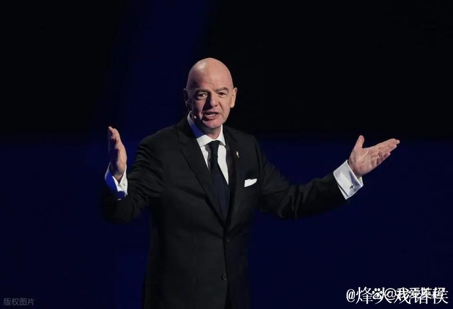 1个多小时仅抽出3个东道主!全球网友怒喷世界杯抽签:尴尬+拖沓 1个多小时仅抽出3个东道主!全球网友怒喷世界杯抽签:尴尬+拖沓